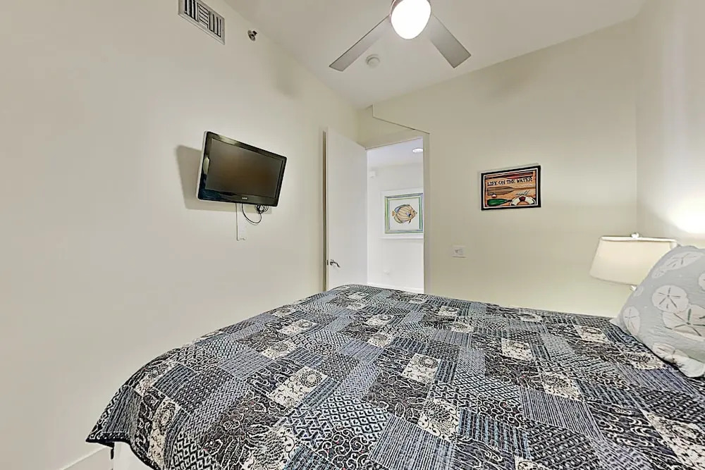 Opulent Beachfront W/ Pools, Spa & Theater 3 Bedroom Condo