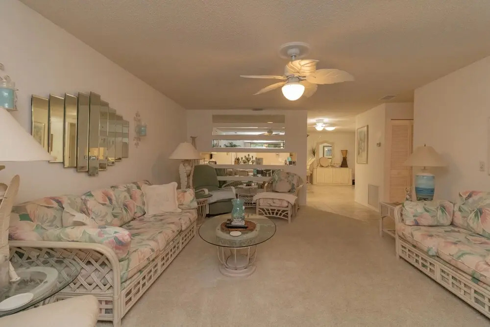 2 Bedroom With Community Pool Close To The Beaches 2 Condo by Redawning