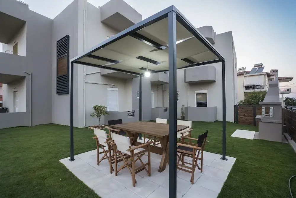 Deluxe Sunny Apartments