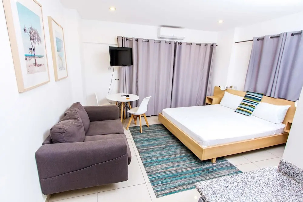 Royalty Apartments
