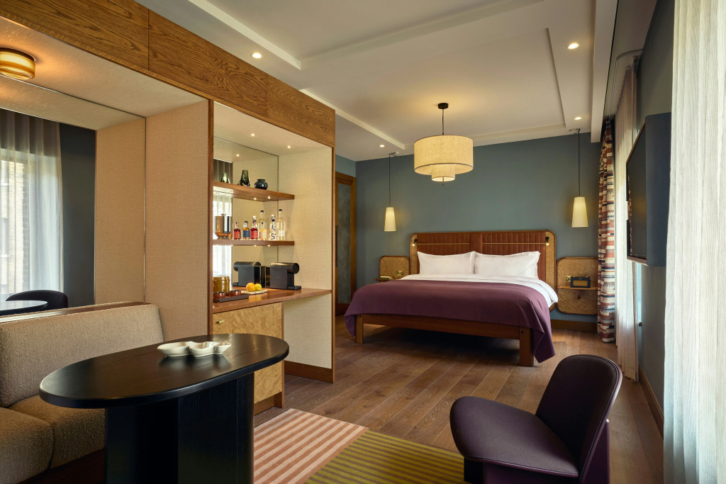 Devonshire Club & Hotel