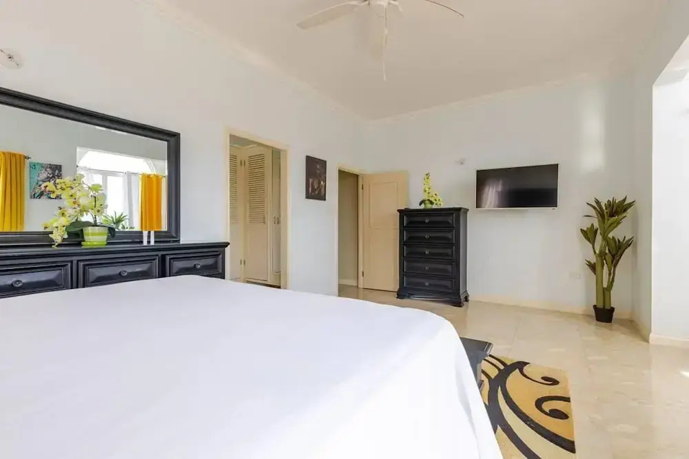 Modern 2br House W/pool and Sea View in Ocho Rios