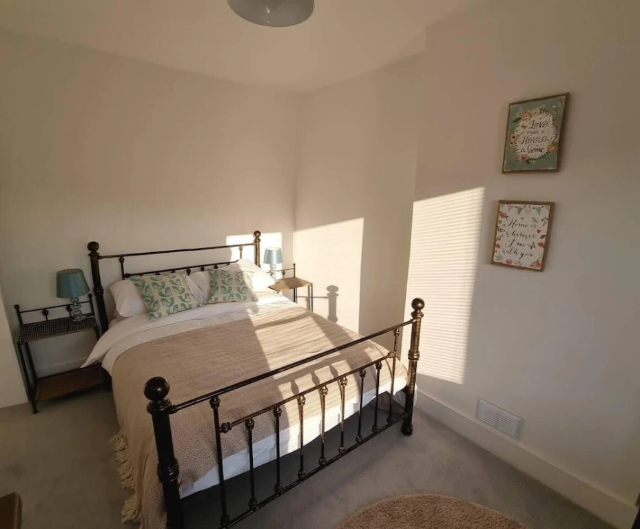 4 Bed Townhouse-sleeps 7-garden-pets-valley View