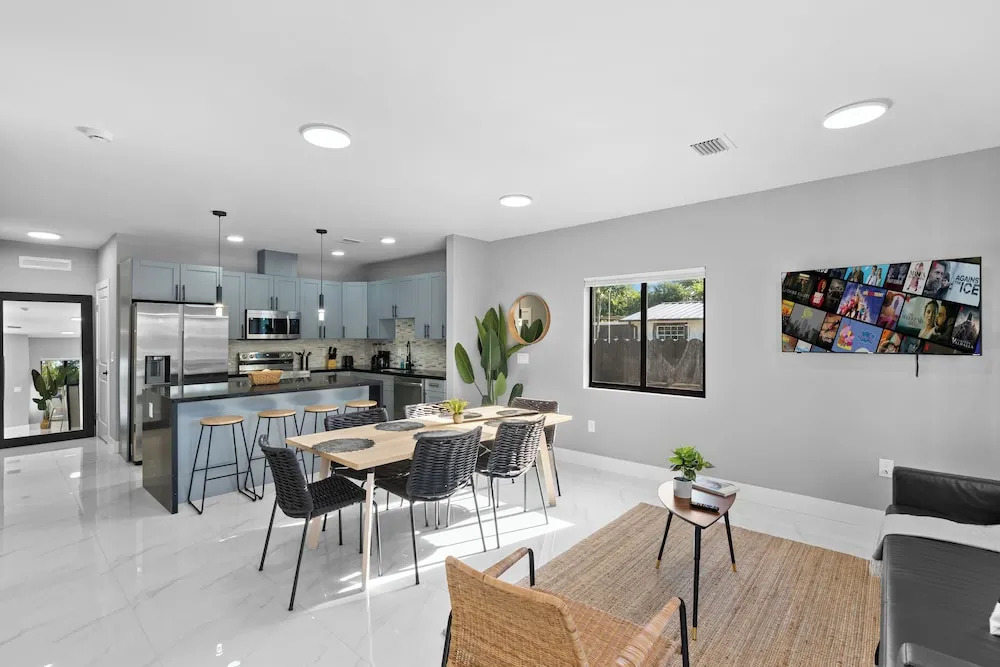 Spacious 4-BR House for Your Comfort