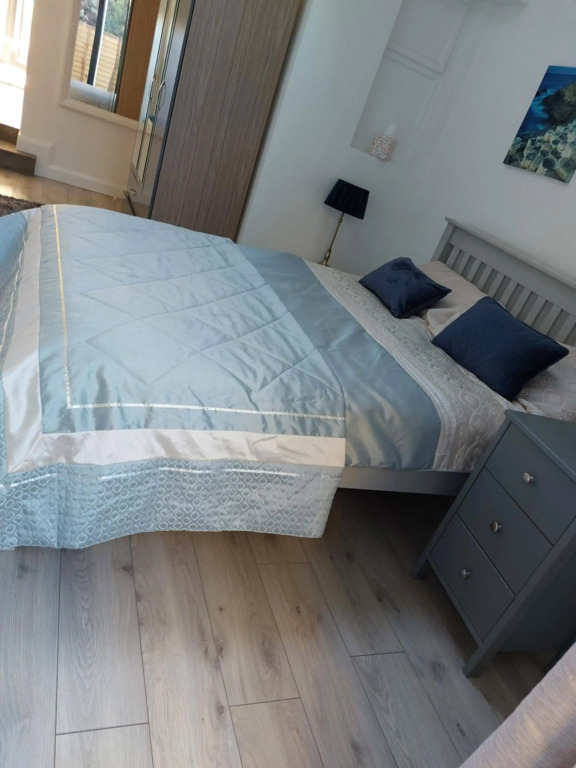 Seaside Apartment with Sea Views