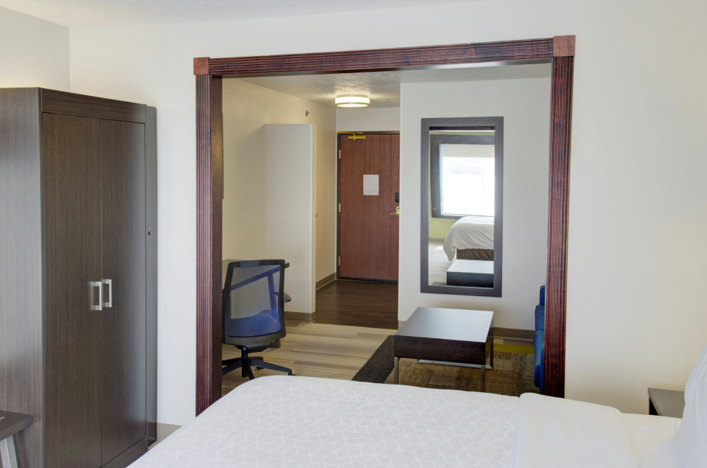 Holiday Inn Express & Suites Le Mars by IHG