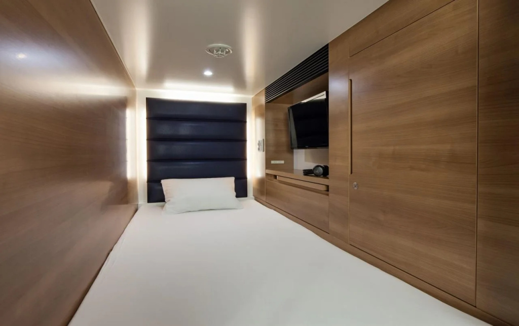 Y's Cabin Yokohama Kannai