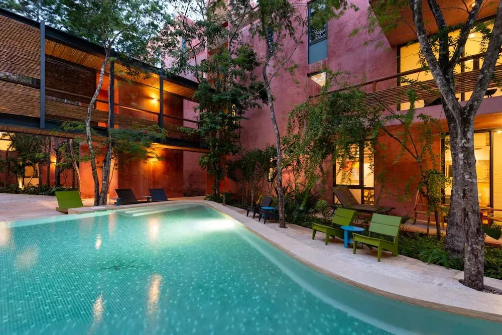 Lavish 1 BR Condo for 2 people with private terrace by Happy Address