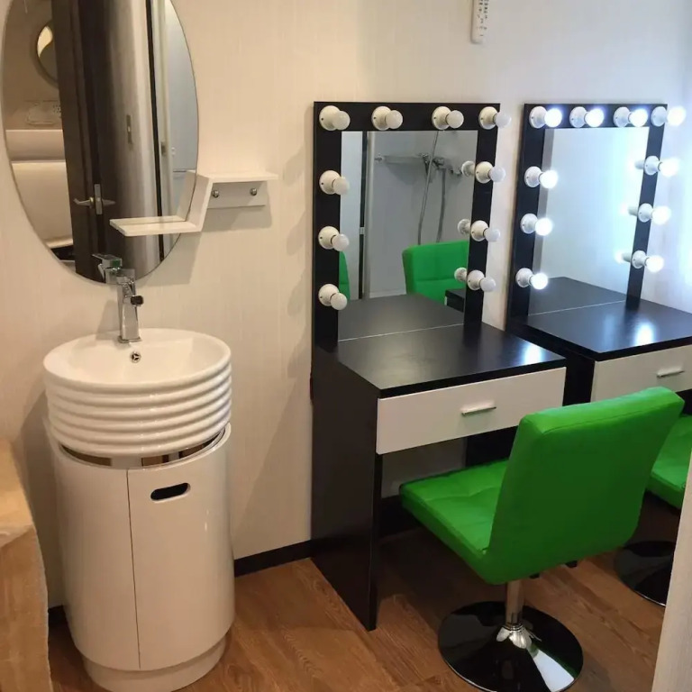 Full Cabin Hostel