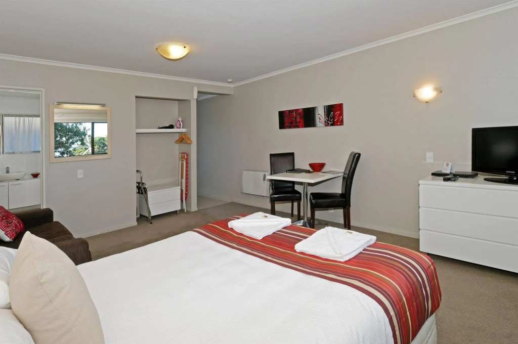 Airport Harbour Motel