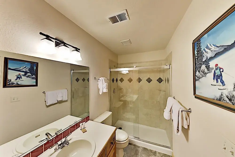 Walk To Main St. & Lifts! Deck W/ Private Hot Tub 3 Bedroom Townhouse