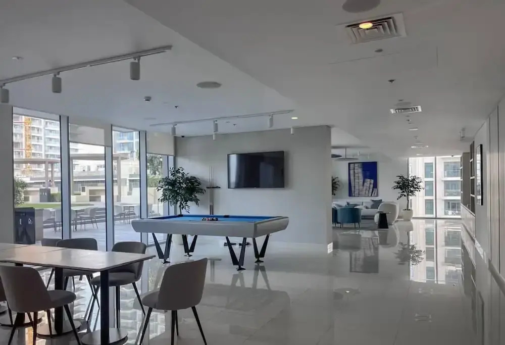 Modern 2BR w Direct Beach Access Emaar Beachfront
