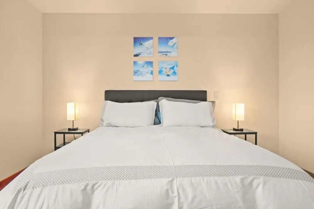Scenic Mountain Escape With Entertainment Haven 5 Bedroom Home