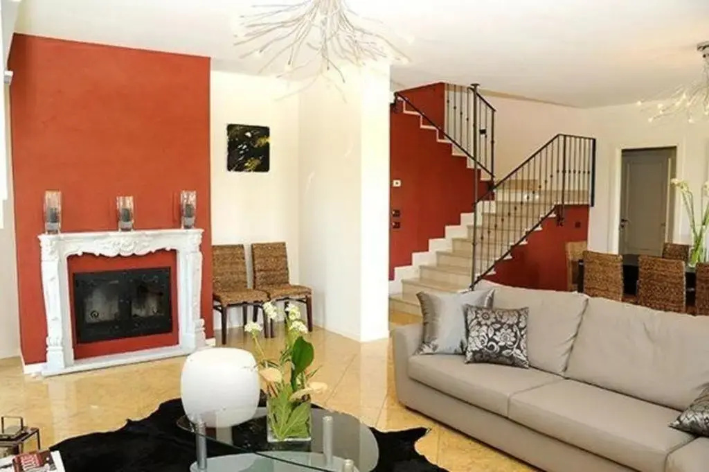 Ferienhaus mit Privatpool für 6 Personen ca 200 m in Pozzolengo, Gardasee Südufer Gardasee