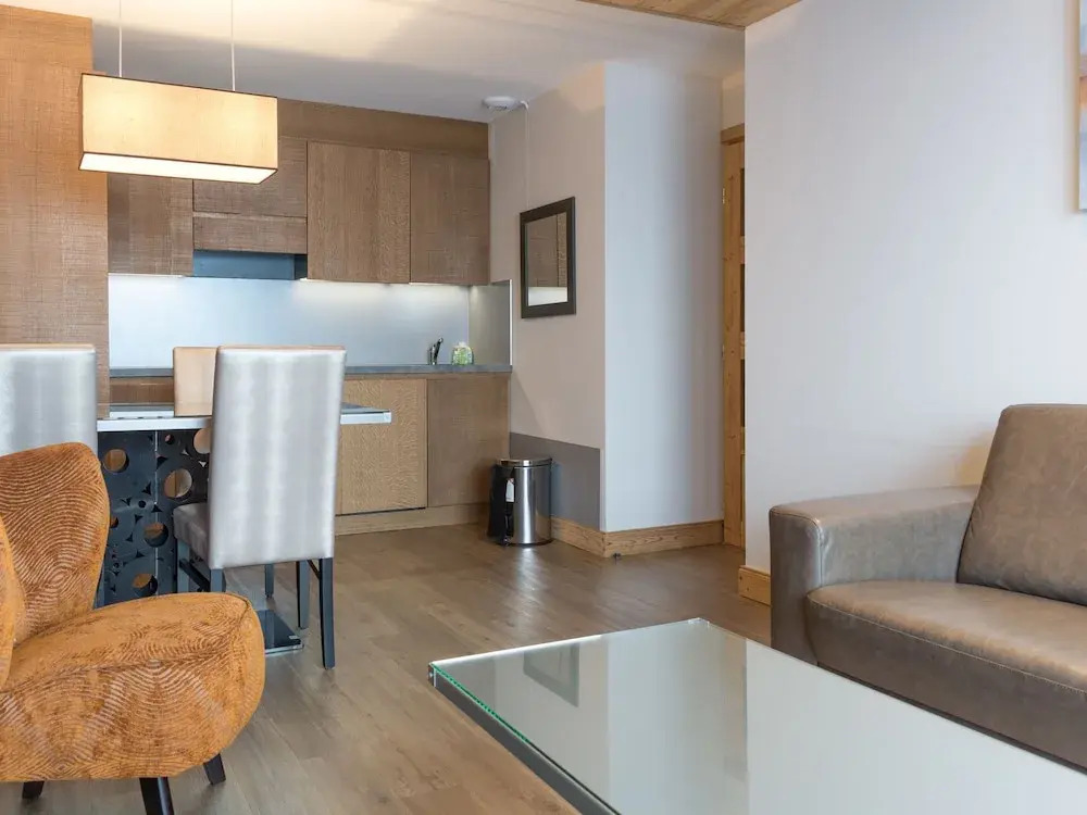 Luxury Apartment With a Balcony in the Lively Arc 2000