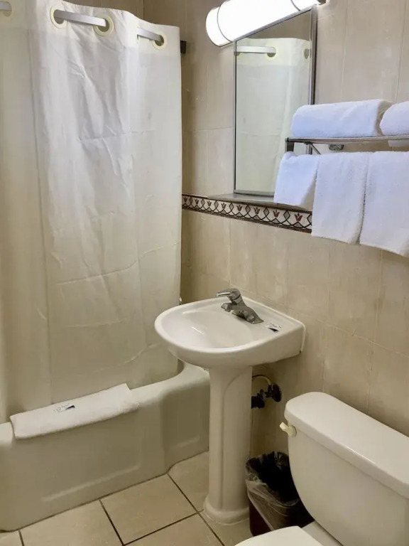Budget Inn South