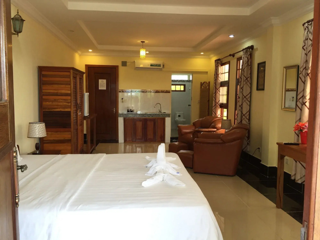 Pink Sands Villa - All Adults