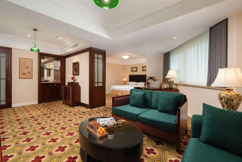 Ramada Plaza Optics Valley Hotel