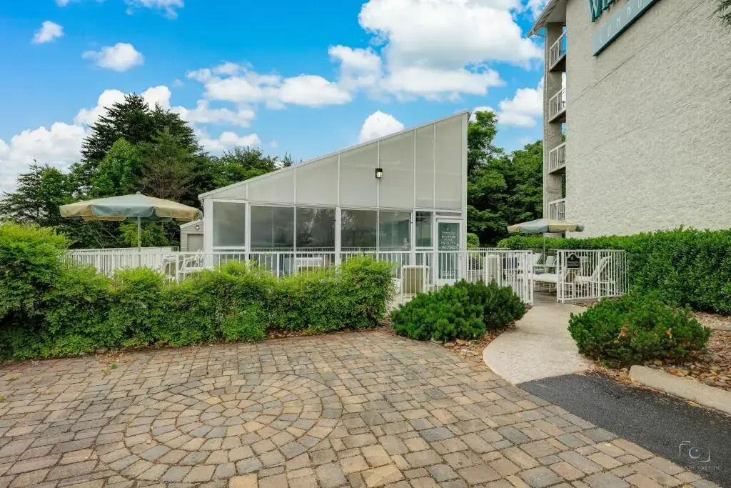 Whispering Pines 113