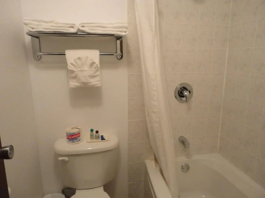 South Hill Motor Inn