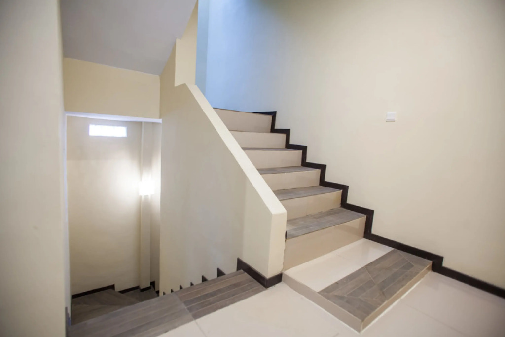 RedDoorz Premium @ Jalan Cengkeh Malang