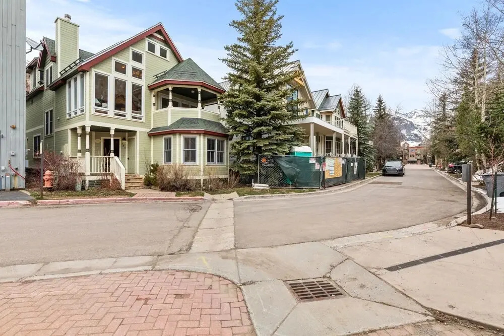 Legacy House - 4 Bedroom Home Mountain View - LLH 56943