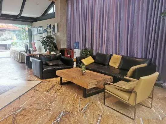 Qingfeng Gorge Resort Hotel