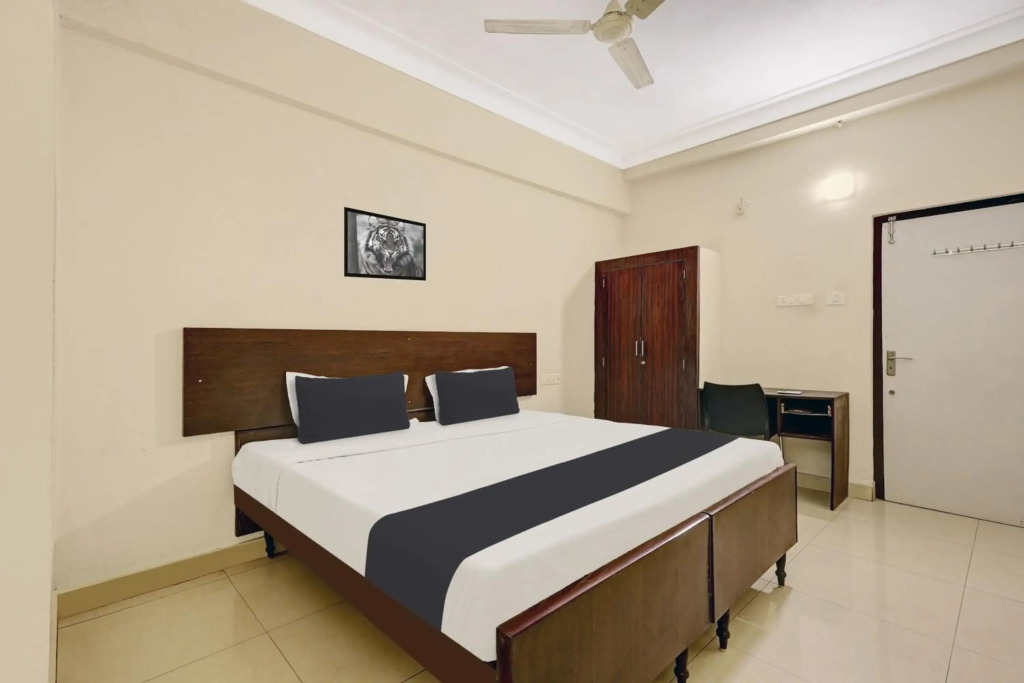 Flagship 75069 Opp Amulya Hospital