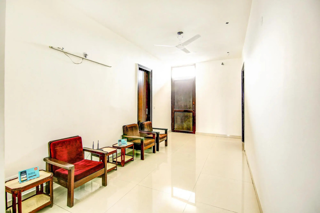 Via Hemkunt Residency - Nr Yatharth Super Speciality Hospital - Noida 110
