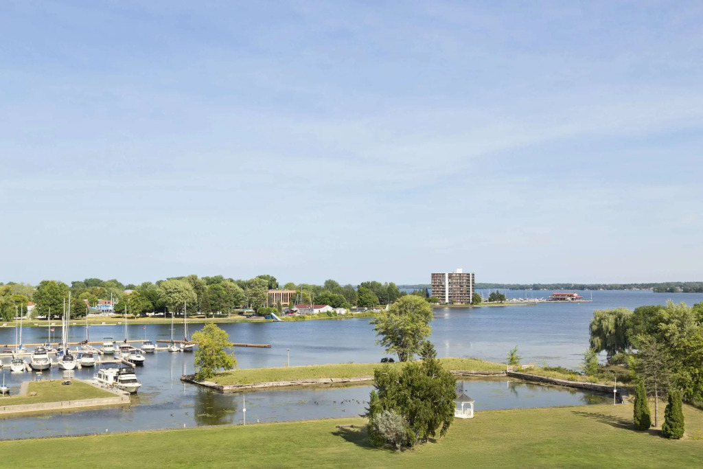 Ramada by Wyndham Belleville Harbourview Conference Center