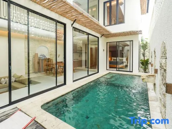 Casa Amadeo 3BR - Heart of Seminyak w Private Pool