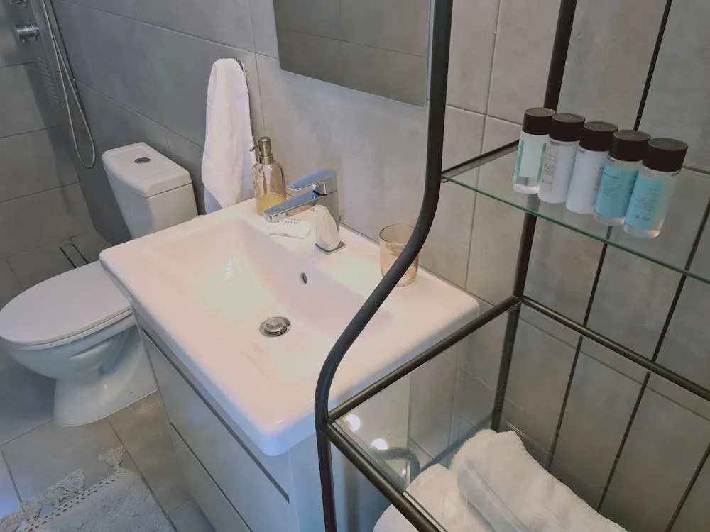 26 CLR - Stay Bellevue Apartment