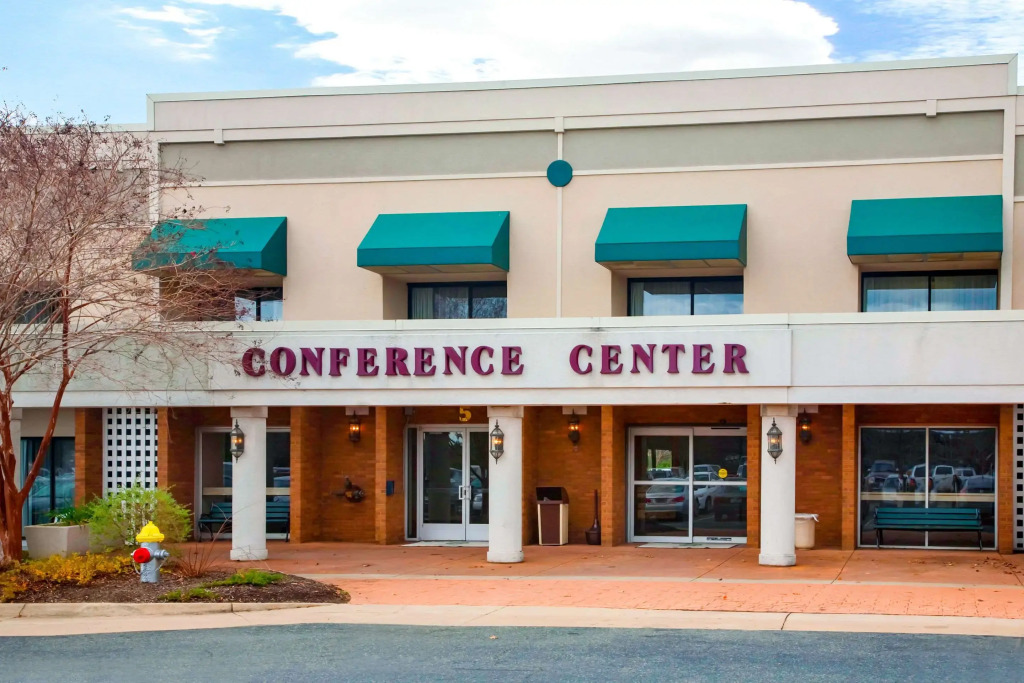 Clarion Hotel & Suites Convention Center Fredericksburg