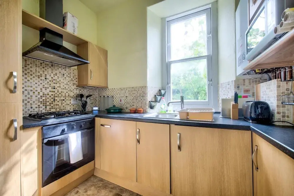 Cosy 2BR Flat Near King's Theatre