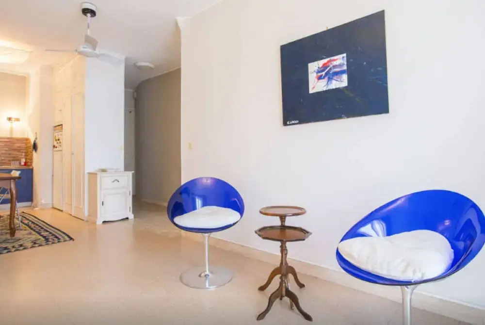 Large 1 Bedroom with Balcony City Centre