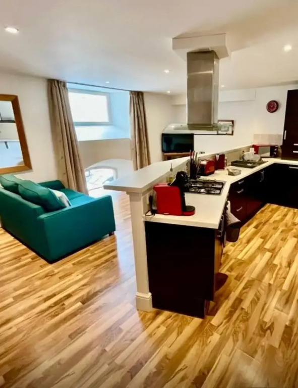 Stunning Spacious Apartment on River Ness