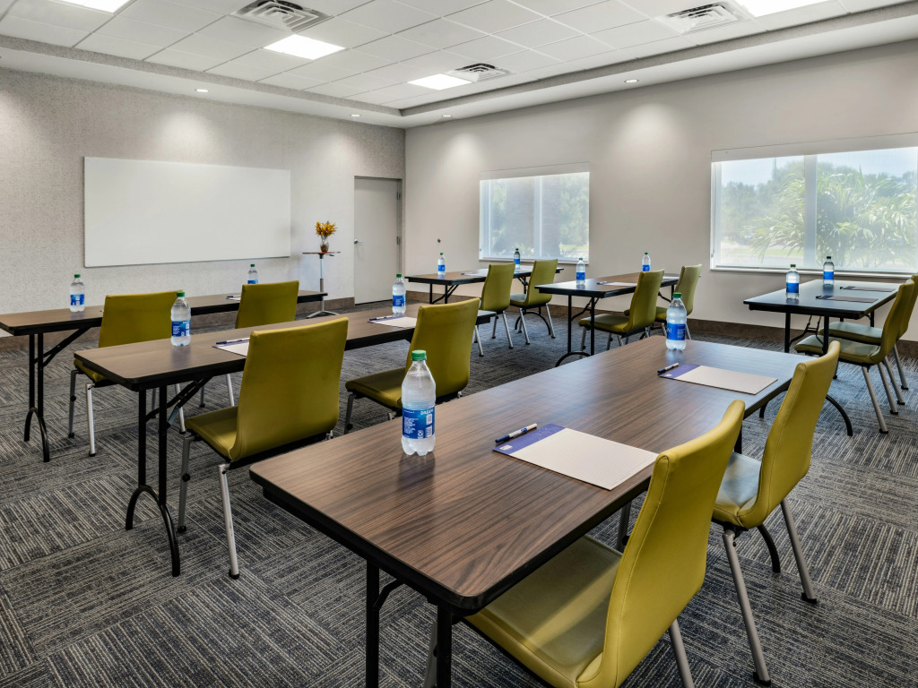 Holiday Inn Express & Suites - Ruskin by IHG