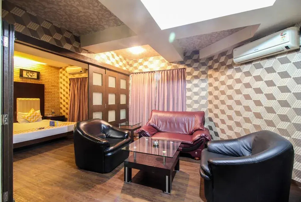 OYO Premium Mumbai International Airport 3