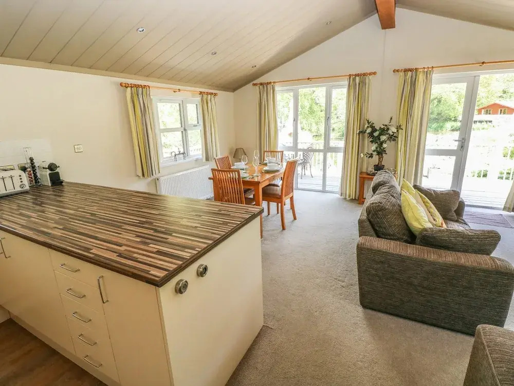 Oak Lodge
