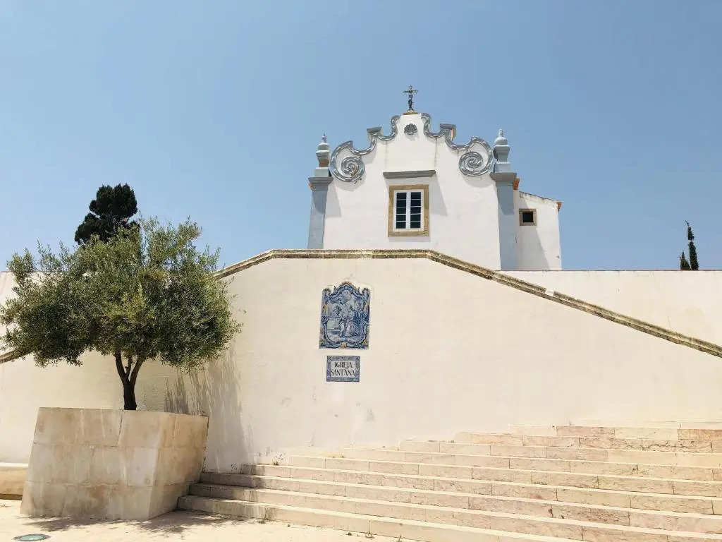 Deluxe apartment in Albufeira old town, 200m walk to beach, pool parking