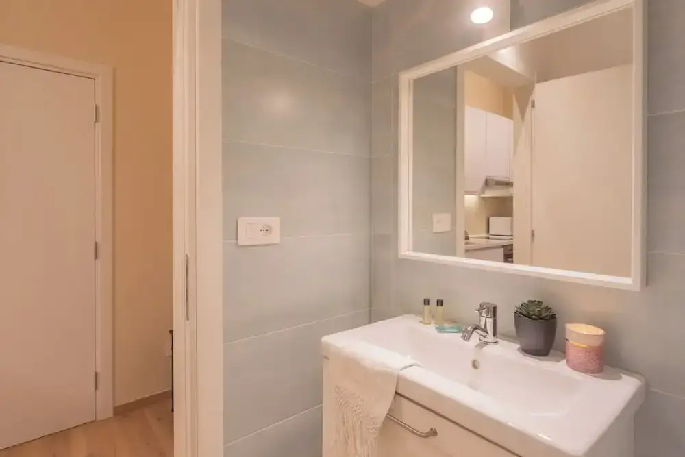 Simar Apartments nearby Como SG Train Station by Rent All Como