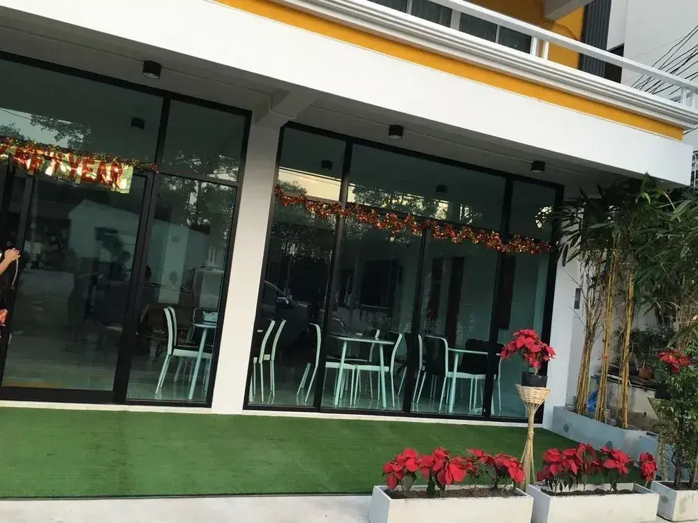OYO 983 The Private Hotel