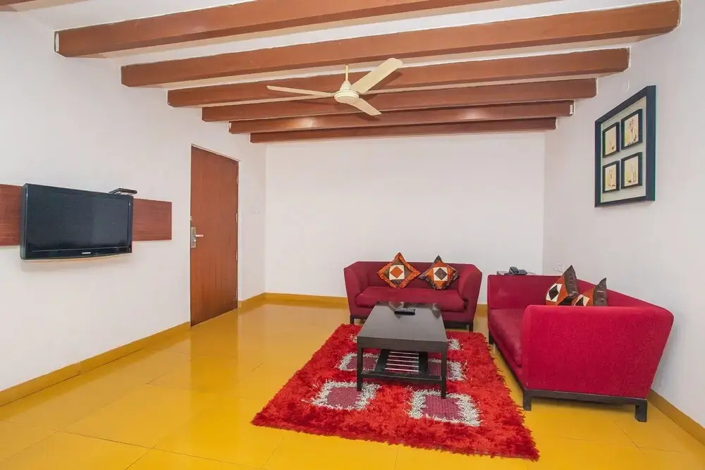 Hotel Comforts Suites