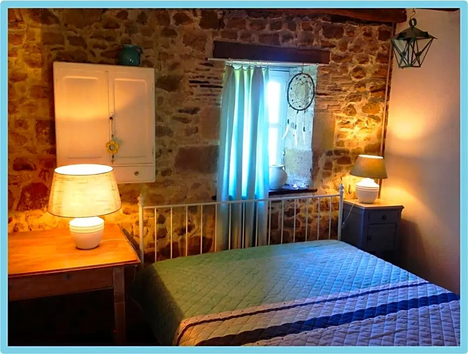 Domaine Charente Glamping Familyroom Le Jardin with external toilet & shower house & outdoor kitchen