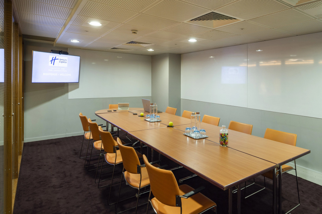 Holiday Inn Express Paris-Canal De La Villette by IHG