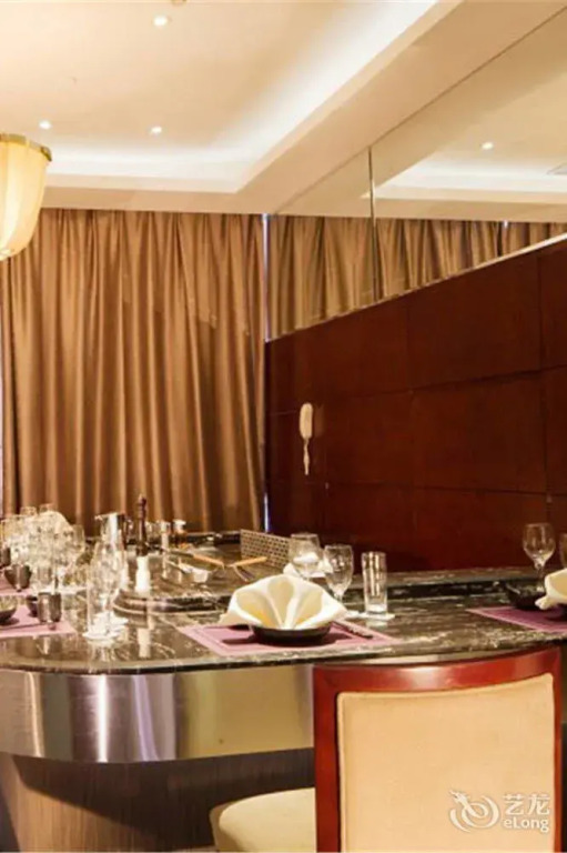 Bavaria City Hotel Beihai