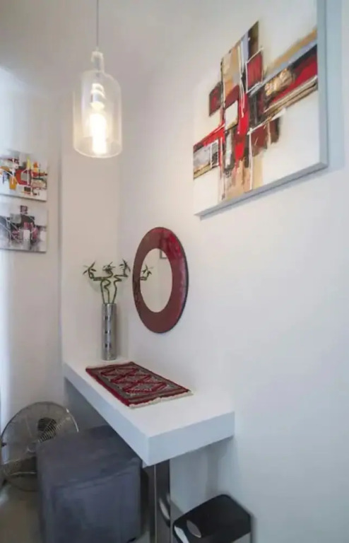 Double Bedroom Studio With Balcony in Cape Town City Centre