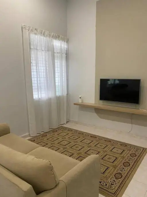 Tokmi retreat home with spacious garden