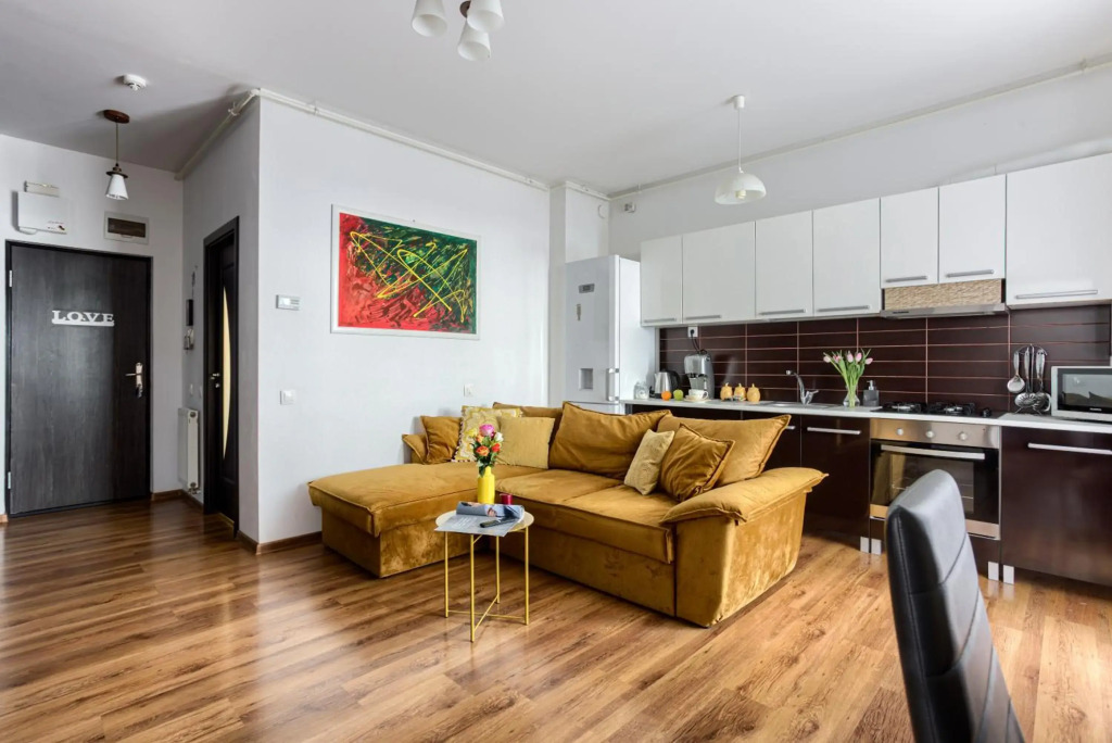 Ari Yellow Apartment