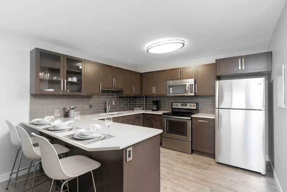 Fort Garry Place Furnished Suites